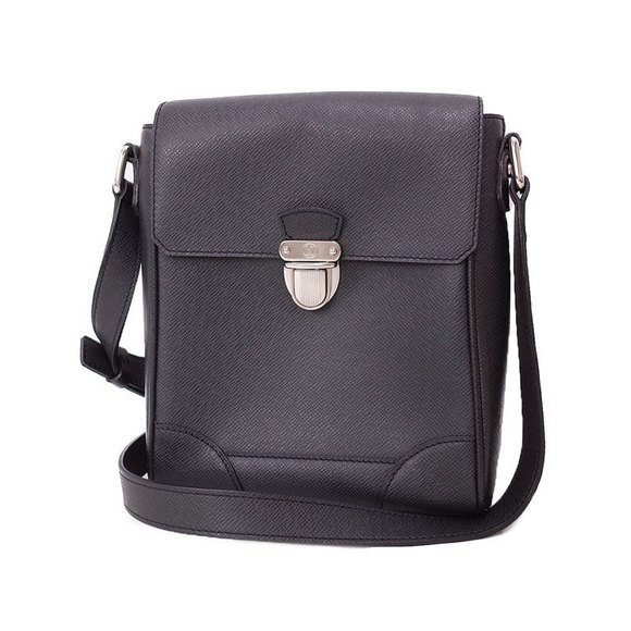Louis Vuitton Luca Taiga Bag Shoulder - Picture 1 of 8